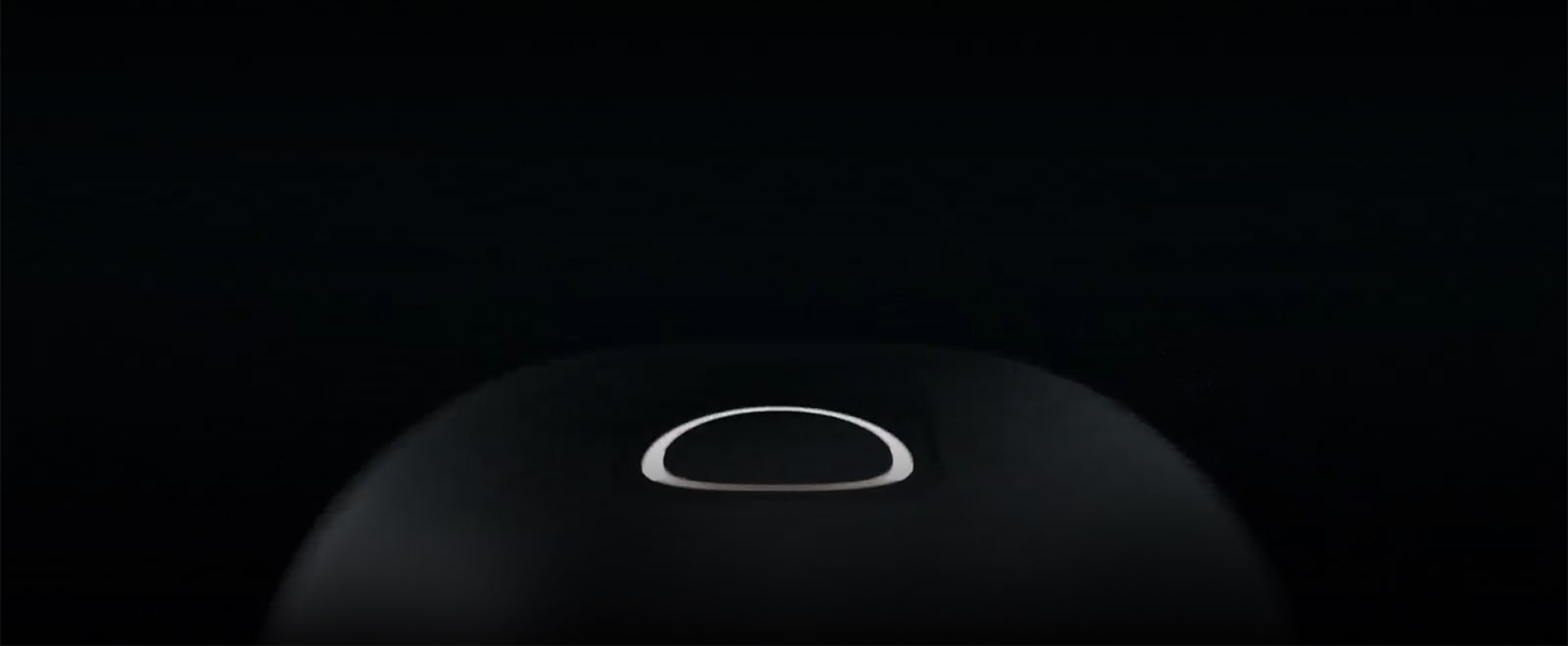 便捷的内置高压蒸汽熨烫机开启后去除褶皱