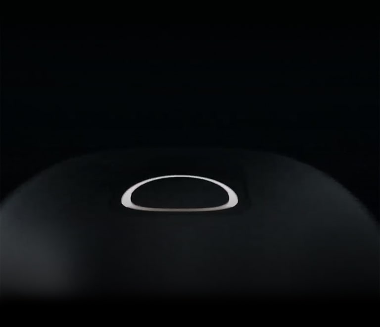 便捷的内置高压蒸汽熨烫机开启后去除褶皱