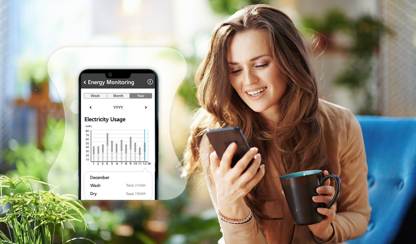 女士正在查看智能手机。她旁边的图标显示智能手机画面