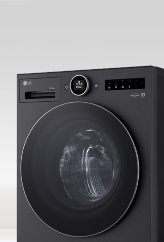 LG 白色前开式洗烘一体机 (F4X9EUP25M) 从略微侧面的角度展示。