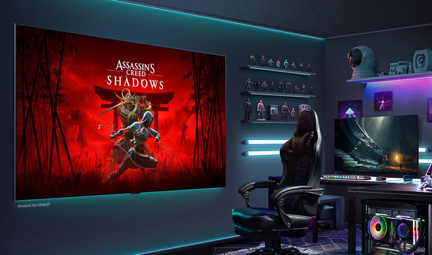 LG Gallery+ zeigt das Kunstwerk „Assassin's Creed Shadows“ von Ubisoft auf einem wandmontierten Bildschirm in einem dunklen, immersiven Gaming-Raum, präsentiert als Teil des Kunst-Anzeigemodus des TVs.