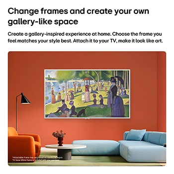 Das LG Gallery TV AI mit Rahmen LX7 ART TV mit Gallery Design mit Attachable Frame ist an einer roten Wand montiert; der „Snow White“-Rahmen umhüllt den Bildschirm nahtlos und die gezeigten Kunstwerke erzeugen eine raffinierte, galerieartige Stimmung.