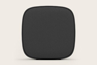 Vooraanzicht van de zwarte Sound Suite W7 woofer