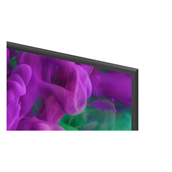 Le processeur alpha 8 AI 4K Gen3 de la LG QNED evo AI QNED86 Mini LED brille de lumière bleue sur une carte de circuit imprimé, mettant en valeur les performances de traitement de l’IA avec un traitement neuronal NPU 5,0× plus rapide, des graphiques GPU 10 % plus puissants et un débit de mémoire amélioré de 20 %.