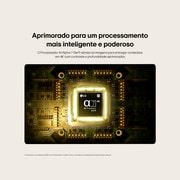 Uma LG QNED AI QNED70 Mini LED com Dynamic QNED Color preenche a tela com explosões nítidas e fluidas de movimentos multicoloridos, semelhantes a pinturas, exibindo uma vibração de cores aprimorada, com certificação 100% Color Volume.