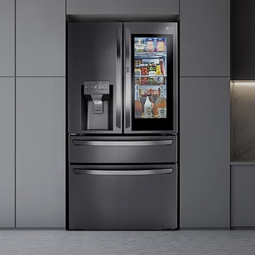Refrigerador LG de dos puertas con cajón inferior, InstaView y dispensador de agua, combina diseño premium y amplio espacio.