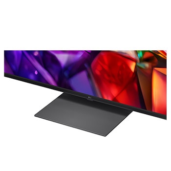 Přední pohled na model LG Micro RGB evo AI MRGB95, uvedený na trh v roce 2026, nabízí živý, křišťálově čistý obraz s ostře definovanými červenými, zelenými a modrými odstíny, 100" displej, systém webOS, technologii RGB Primary Color Ultra a procesor alpha 11 AI Processor 4K Gen3. 