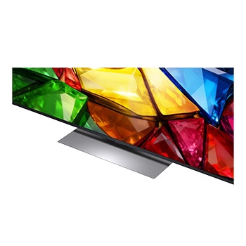 Die Vorderansicht des LG Mini RGB evo AI MRGB88 zeigt ein lebendiges, kristallines Bild von scharf definierten mehrfarbigen Facetten mit 75-Zoll-Display, webOS, RGB Primary Color Pro und alpha 8 Gen3 4K AI-Prozessor.