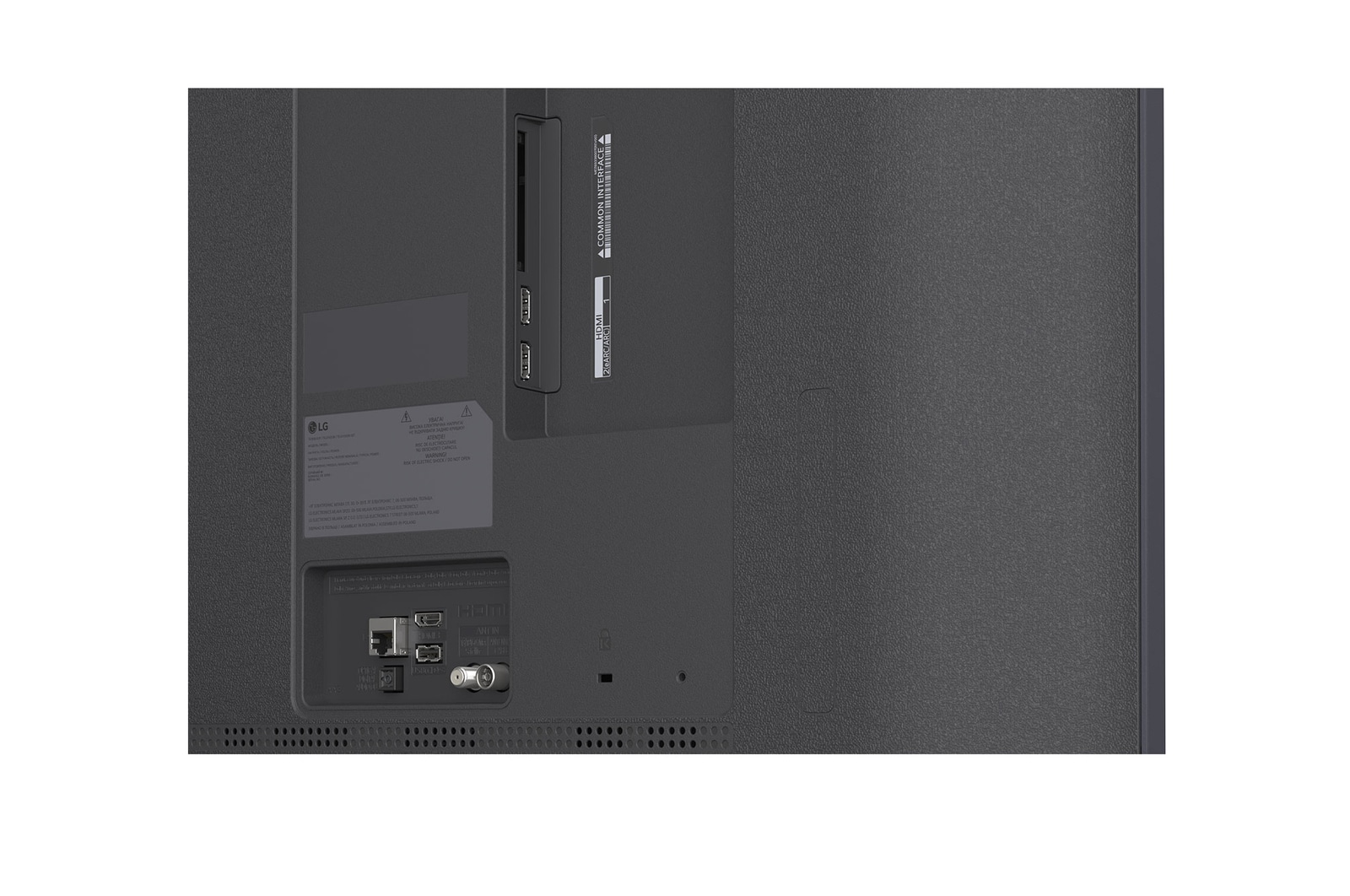 Die Vorderansicht des LG Mini RGB evo AI MRGB88 zeigt ein lebendiges, kristallines Bild von scharf definierten mehrfarbigen Facetten mit 75-Zoll-Display, webOS, RGB Primary Color Pro und alpha 8 Gen3 4K AI-Prozessor.