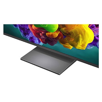 Ein LG QNED evo AI QNED90 Mini LED mit Dynamic QNED Color füllt den Bildschirm mit lebendigen, fließenden Spritzern in mehrfarbigen, wie gemalt erscheinenden Bewegungen und verdeutlicht so den lebendigen Farbausdruck und den 100-prozentigen Farbumfang „100% Color Volume“ bei dynamischen Visuals.