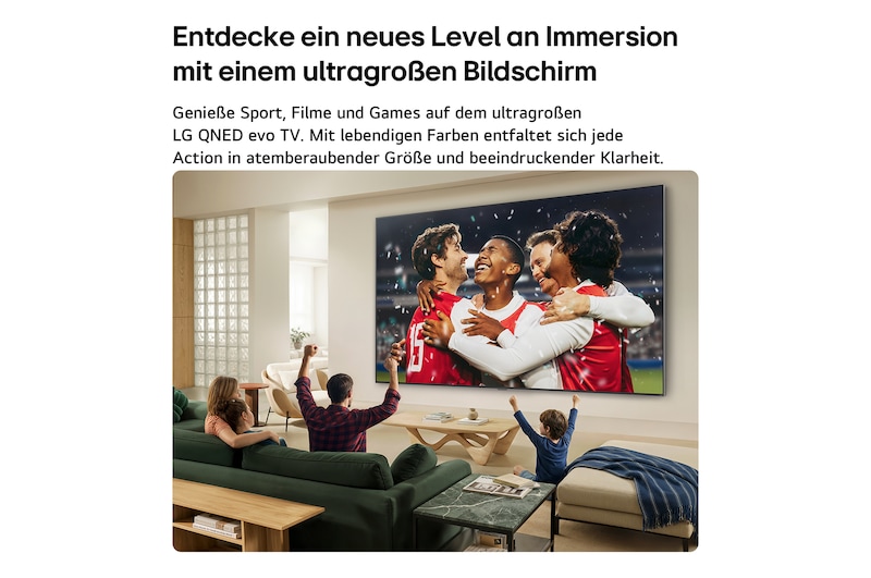 LG QNED evo AI QNED90 Mini LED with Dynamic QNED Color fills the screen with vivid, fluid bursts of multicolored, paint-like motion, delivering lively color expression and 100% color volume for dynamic visuals.