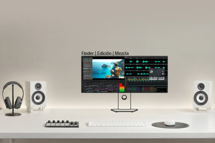 Este vídeo muestra una configuración creativa de monitores para creadores de vídeo y sonido, donde el monitor principal muestra la línea de tiempo de edición y la ventana de vista previa, mientras que los monitores secundarios muestran pistas de audio, herramientas y paneles de control para facilitar un flujo de trabajo profesional de edición de vídeo y producción de sonido.