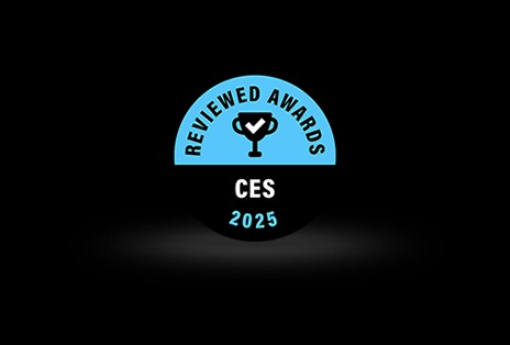La LG OLED evo AI M5 est reconnue lors des Reviewed Awards CES 2025 pour sa capacité sans fil qui améliore la qualité d’image et la distance du signal.