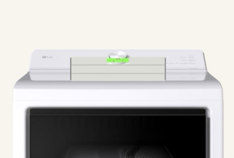 Primer plano del ajuste de las patas niveladoras con un nivel de burbuja.