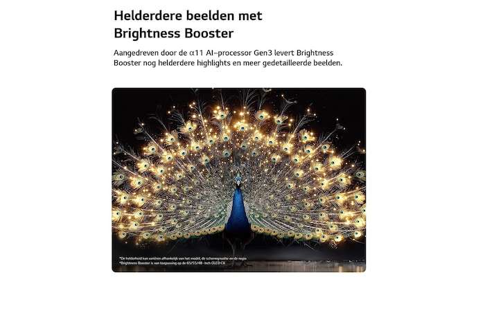 Een LG OLED evo AI C6 met Brightness Booster toont een donkere scène waarin een schitterend verlichte pauw zijn stralende, gloeiende veren spreidt, met helderdere hooglichten, verbeterde details en een opvallend contrast.