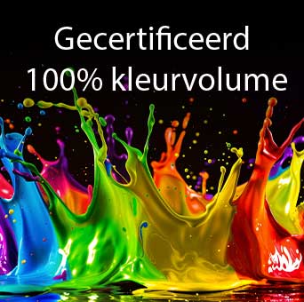 Een LG QNED evo AI QNED85 Mini LED met Dynamic QNED Color Pro vult het scherm met levendige, vloeiende uitbarstingen van veelkleurige, verfachtige bewegingen, waardoor de verbeterde kleurlevendigheid wordt getoond, gecertificeerd voor 100% kleurvolume.