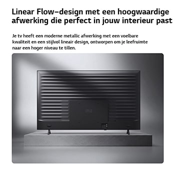 Een LG QNED AI QNED70 Mini LED wordt vanaf de achterkant getoond, waarbij een metalen achterpaneel te zien is met gelijkmatig verdeelde horizontale ribbels die een strakke, gestructureerde look creëren en het Linear Flow Design over het hele oppervlak benadrukken.