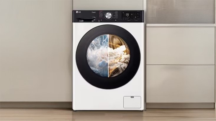 Lavadora LG que muestra una vista dividida de los ciclos de lavado y secado dentro del tambor