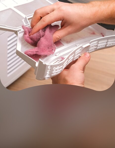 Cleaning lint filter of heat pump dryer for efficient drying