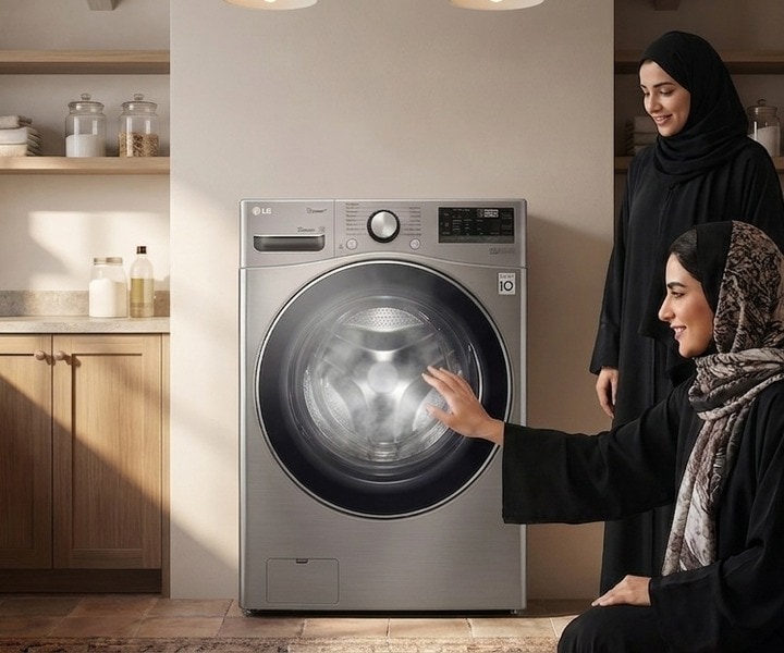 What makes LG smart washing machines effective at removing stains?