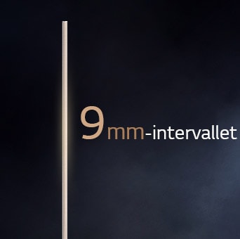 LG OLED evo AI W6 Wallpaper TV med Wallpaper Design i 9 mm-intervallet framhäver dess superslimmade sidoprofil mot en mörk bakgrund, vilket betonar sömlös integrering i utrymmet genom dess anmärkningsvärt tunna form.