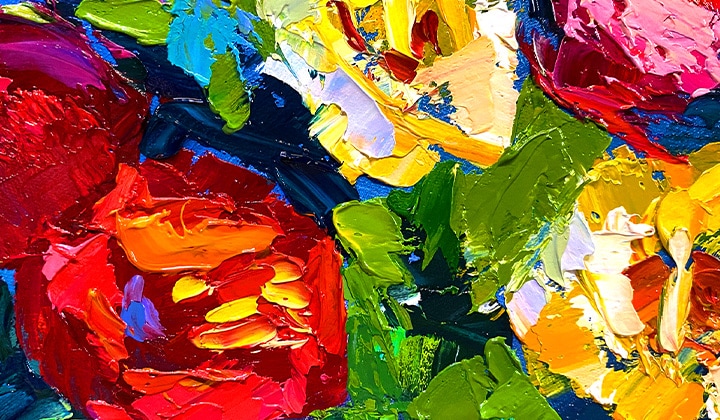 De LG Gallery TV AI met frame LX7 ART TV met Dynamic QNED Color toont een close-up van een rijk getextureerd schilderij, waarbij geïntensiveerde rode, gele en groene tinten zorgen voor levendige kleurexpressie en levensechte details op het scherm.