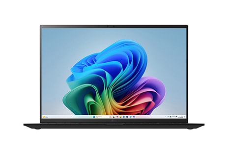 顯示 Copilot+ Bloom 桌布的筆記型電腦前視圖