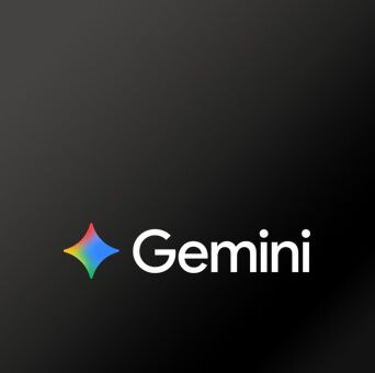 展示 LG NANO 4K UHD AI NU85 配備屢獲殊榮的 Multi AI webOS，深色背景中顯示 Microsoft Copilot 和 Google Gemini 標誌，代表支援透過顯示器介面存取的 AI 相關服務。