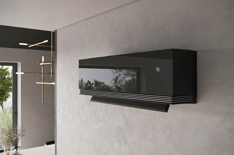 Máy điều hòa LG AI Air với cánh đảo gió đang mở, hiển thị nhiệt độ 18°C