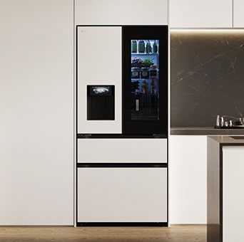Hình ảnh mặt trước tủ lạnh LG hòa hợp liền mạch trong không gian bếp hiện đại.