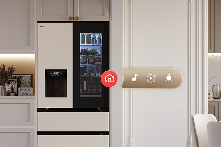 Hình ảnh mặt trước tủ lạnh LG với các biểu tượng giao diện thể hiện tính năng ThinQ UP.