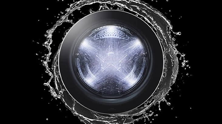 Lồng giặt của máy giặt LG TurboWash 360 với vòi phun nước phun từ nhiều hướng