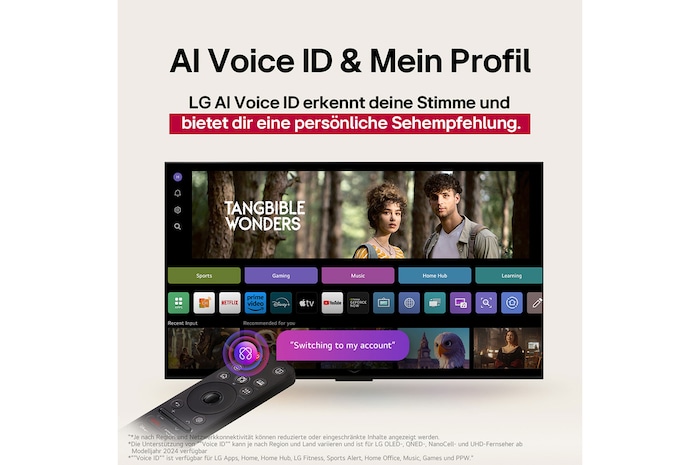 LG TV-Bildschirm mit einer AI Magic Remote im Vordergrund. Die KI-Schaltfläche ist hervorgehoben und eine Sprechblase zeigt den Text „Schlage einen Film vor, der mir gefällt“. Auf dem Bildschirm sehen wir das Benutzersymbol E, das anzeigt, dass AI Voice ID in der Lage war, den Benutzer zu identifizieren und personalisierte Empfehlungen allein auf der Grundlage seiner Stimme zu geben.