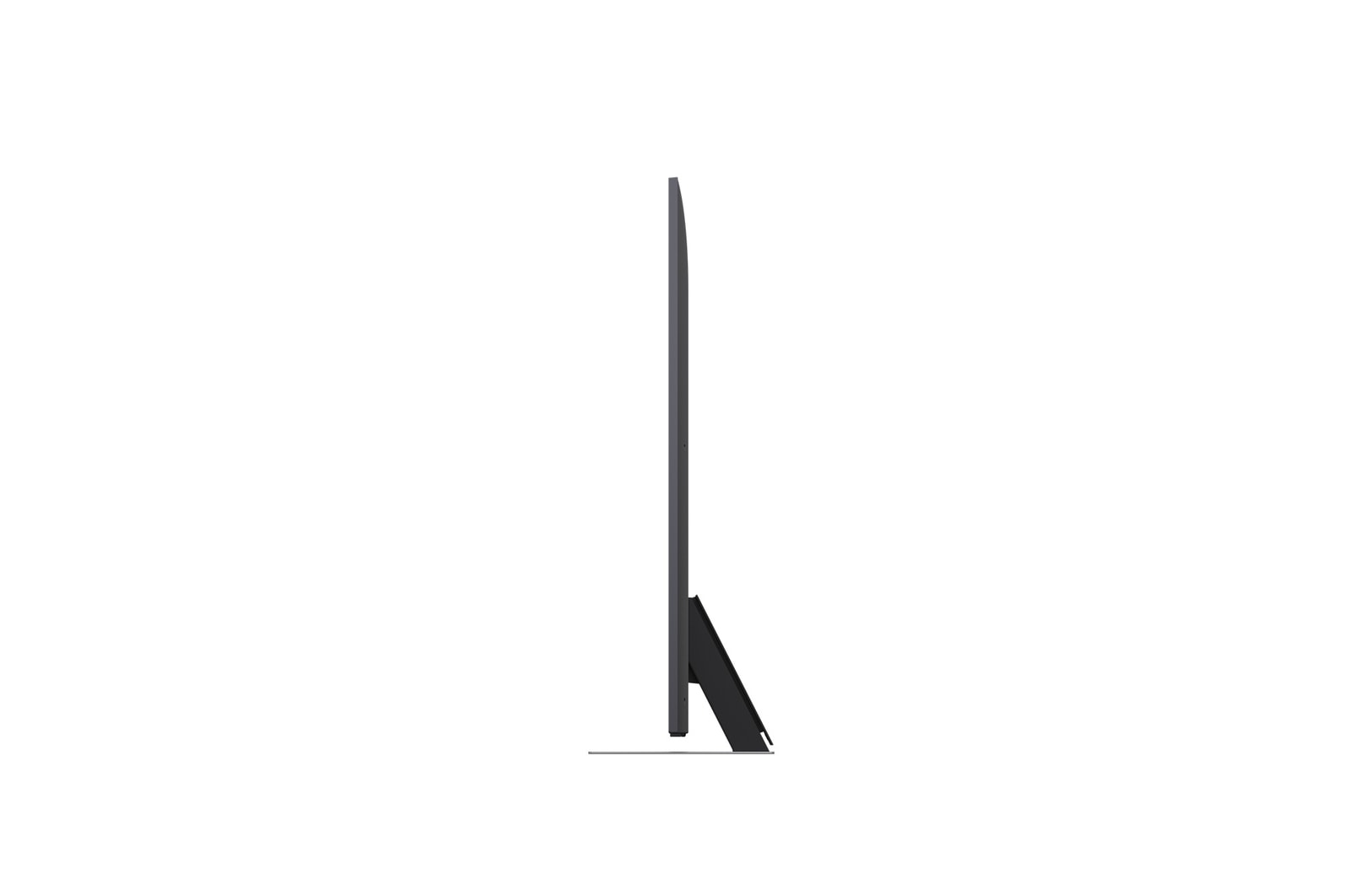 Ein Mädchen und ein Hund sitzen vor einem LG QNED TV, der an einer Wand montiert ist und drei Elefanten zeigt, die über einer LG Soundbar nach außen laufen. Der Titel spricht davon, dass jede Aktion auf einer großen Leinwand noch spannender ist.
