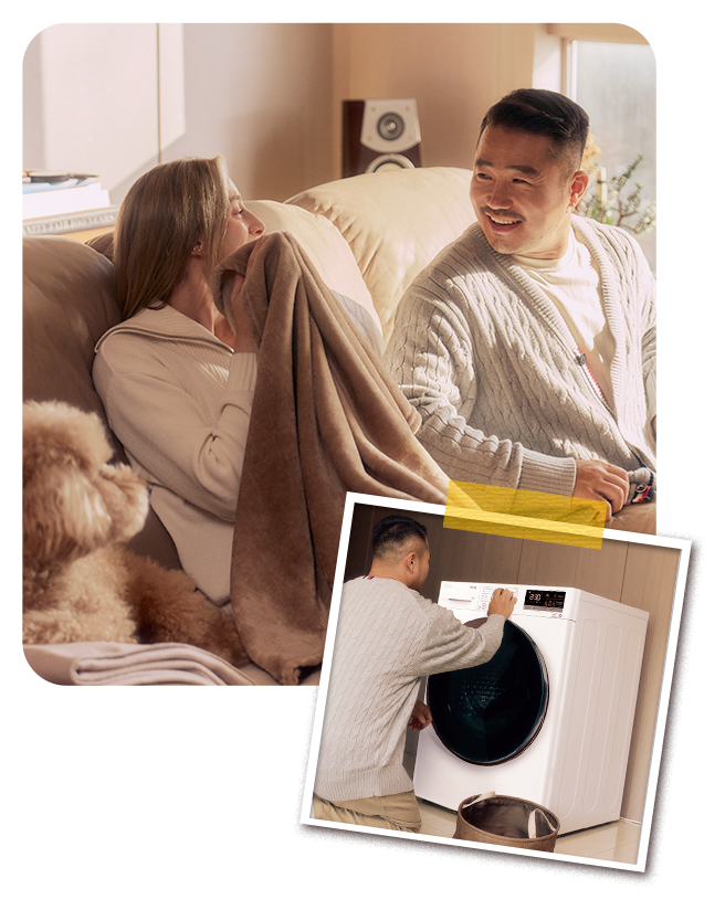 Ein glückliches Paar, bedeckt mit frisch getrockneter Kleidung aus dem LG-Trockner