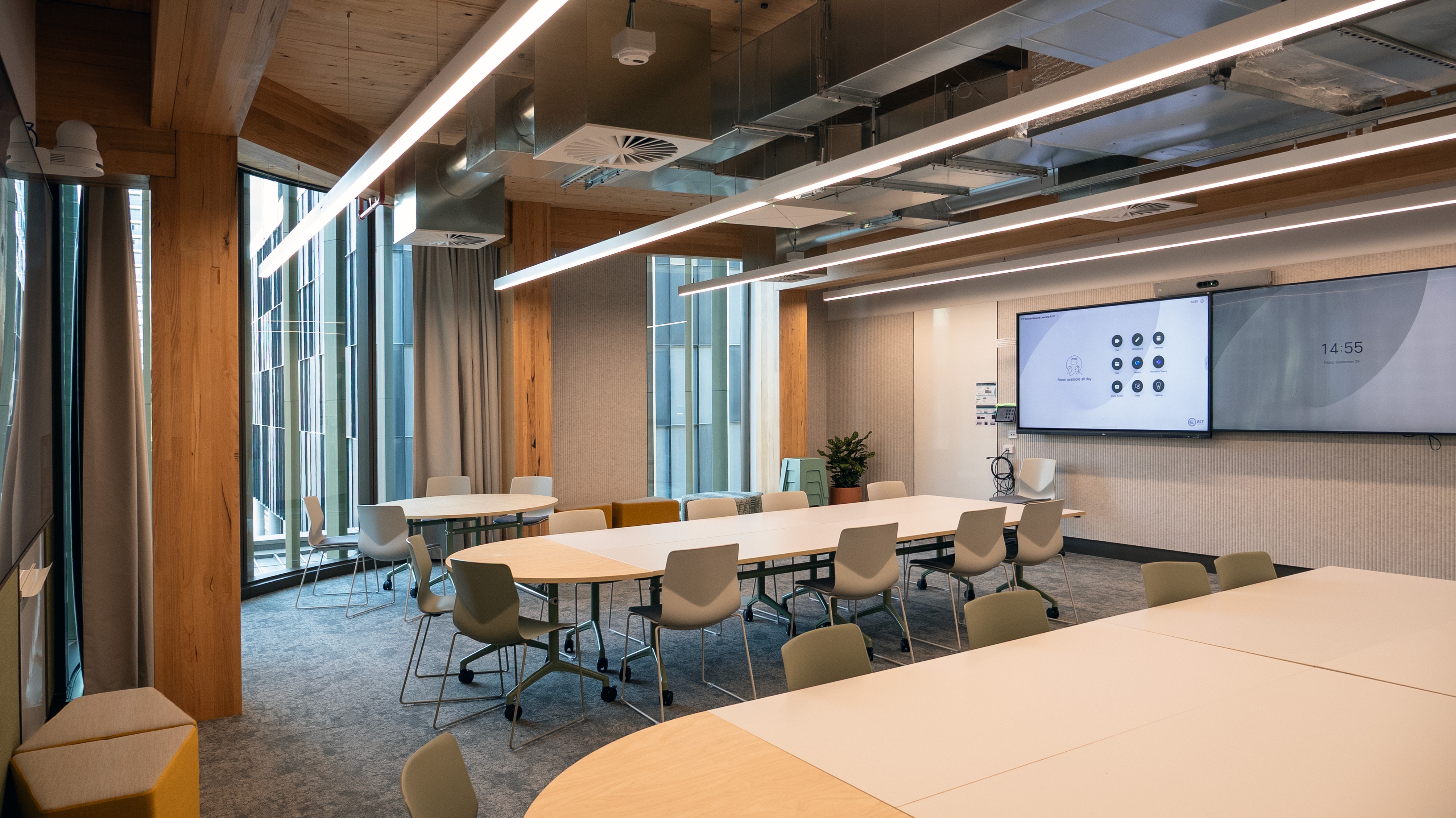 Canberra Institute of Technology Woden Campus Transforms Learning with LG & Cisco