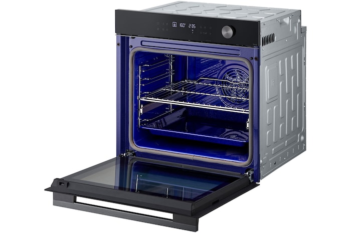 Right side view door open without food