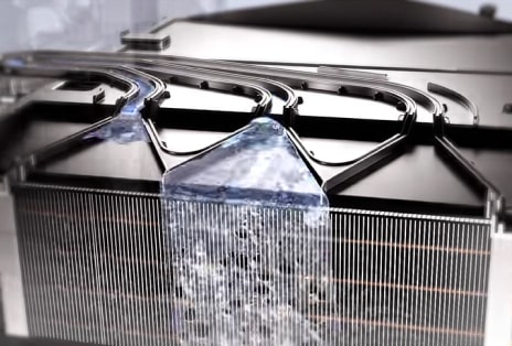 A video showing water flushing out micro particles stuck in the condenser.