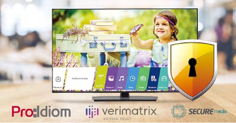 The TV with slim bezel shows the screen with realistic images to enhance viewer experience.