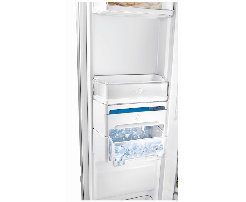 LG 679L Side by Side refrigerator with 3 Star Energy Rating, GS-B679PL