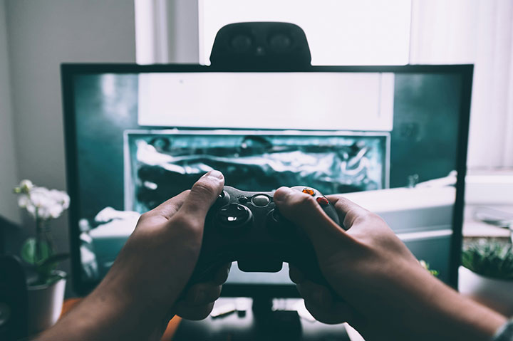 Command your living room arena with a console gaming setup optimised for immersive gaming experiences and entertainment.