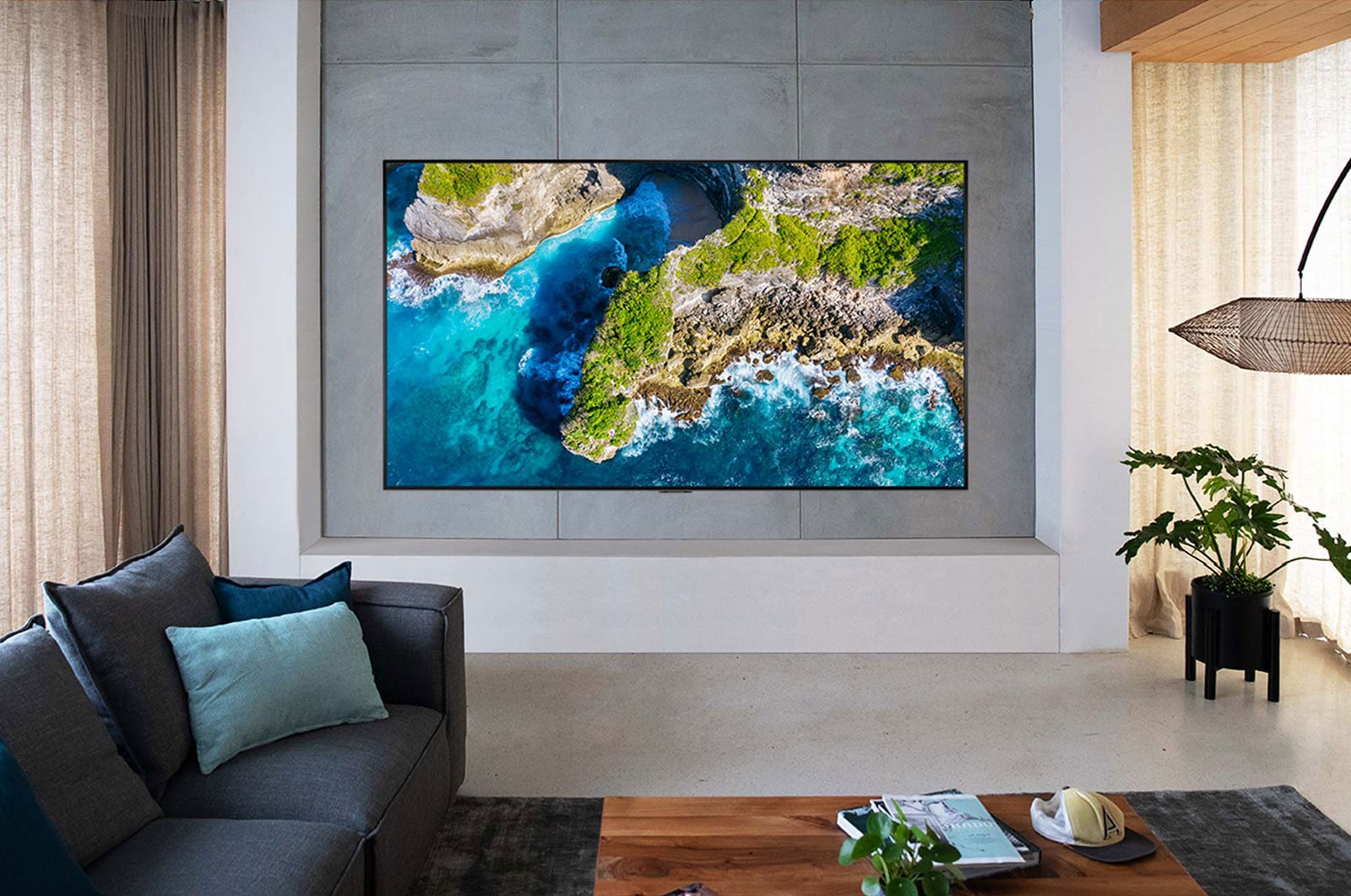 LG SIGNATURE ZX 77 inch 8K Smart Self-Lit OLED TV w/ AI ThinQ®, OLED77ZXPTA