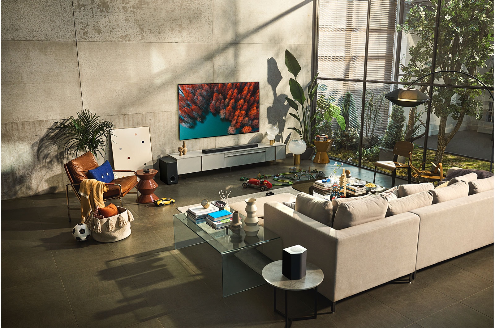 LG OLED evo G2 77 inch 4K Smart TV Gallery Edition with Self Lit OLED Pixels, OLED77G2PSA