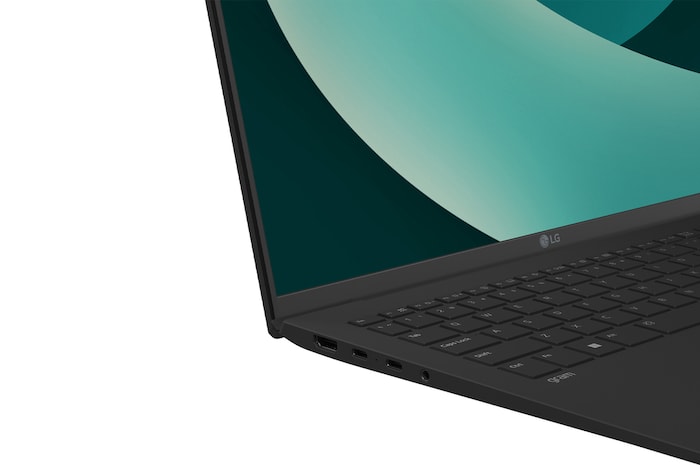 Left view port zoom-in with cover open