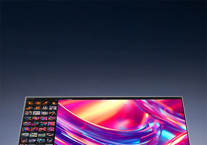 LG UltraFine™ evo 32U990A product image with its logo and awards logos below	