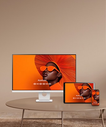 A photo showcasing the mirroring feature of a smart monitor.
