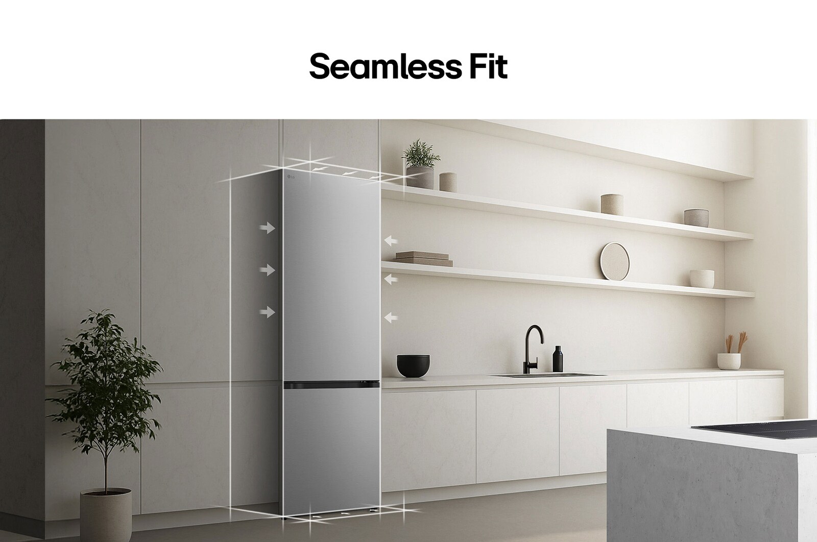 LG-bodemvriezer (gbbs726cpy) uitgelijnd geïnstalleerd in hoge warmbeige wand met witte pijlen die wijzen naar de bovenzijde en de oppervlakken aan de voorkant