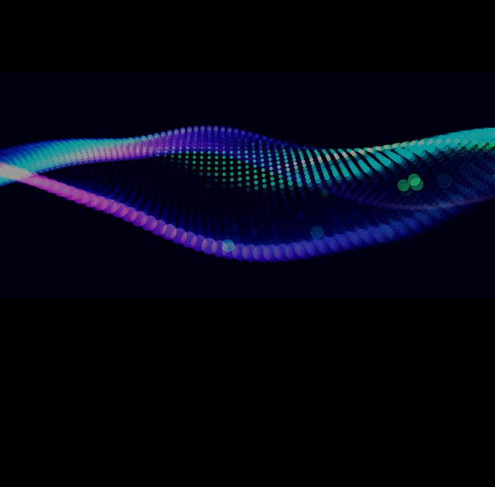 Een tekst tegen een futuristische abstracte achtergrond met geluidsgolven.