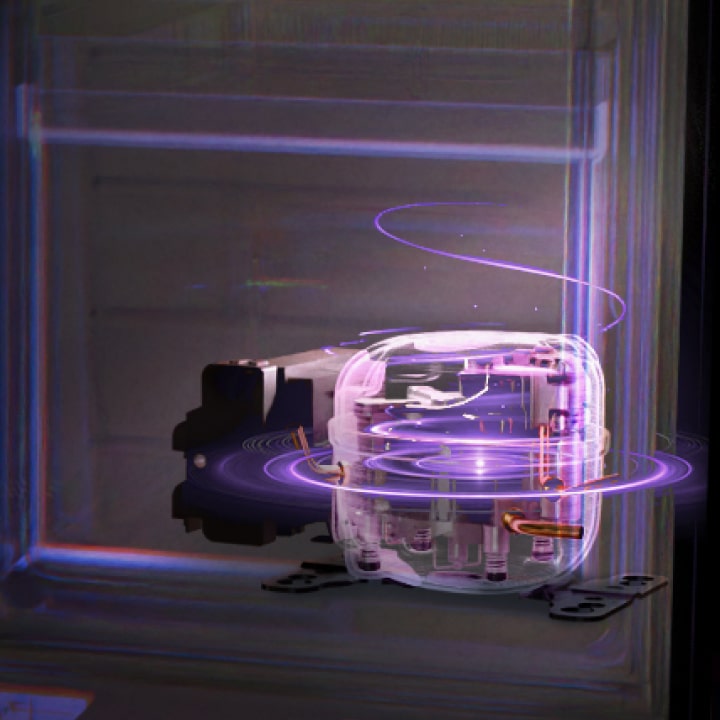 Transparante, paars oplichtende illustratie van een door AI aangedreven koelkastcompressor met zichtbare interne componenten