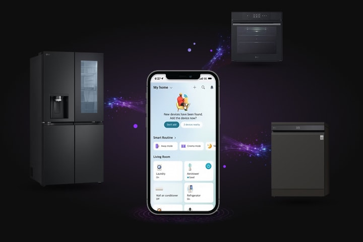 Smartphone met het startscherm van de LG ThinQ-app, verbonden met een koelkast, oven en vaatwasser, met paarse verbindingslijnen.